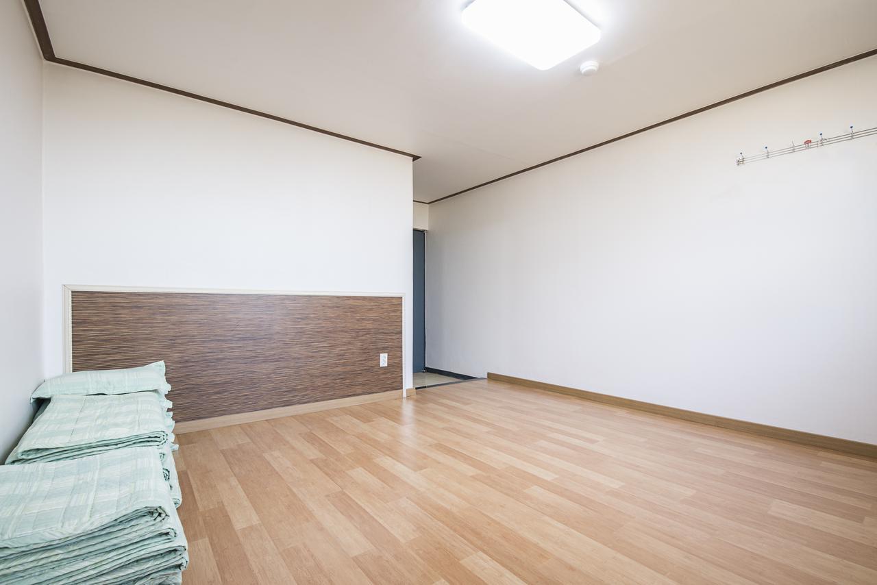 Jeju Youth Hostel Екстер'єр фото