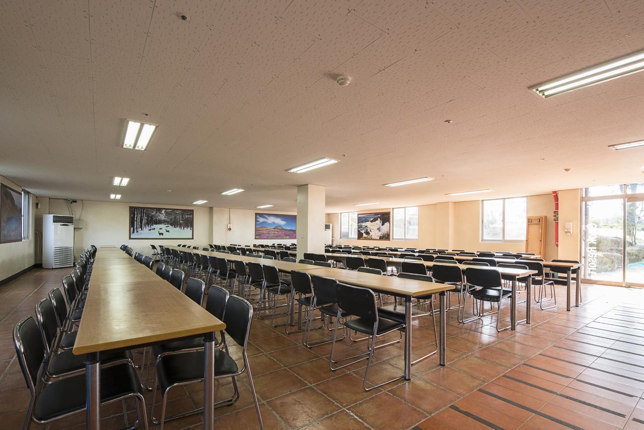 Jeju Youth Hostel Екстер'єр фото
