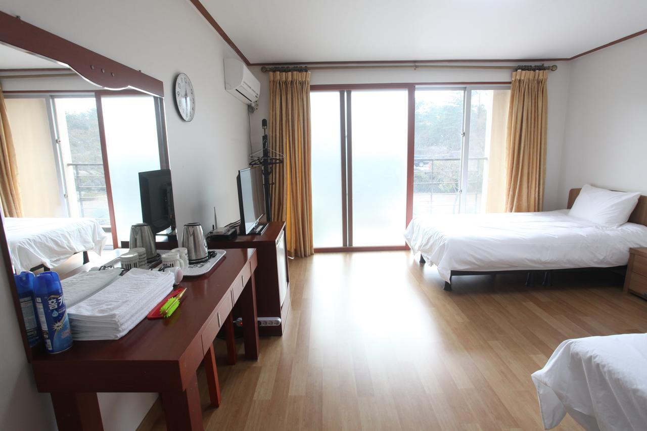 Jeju Youth Hostel Екстер'єр фото