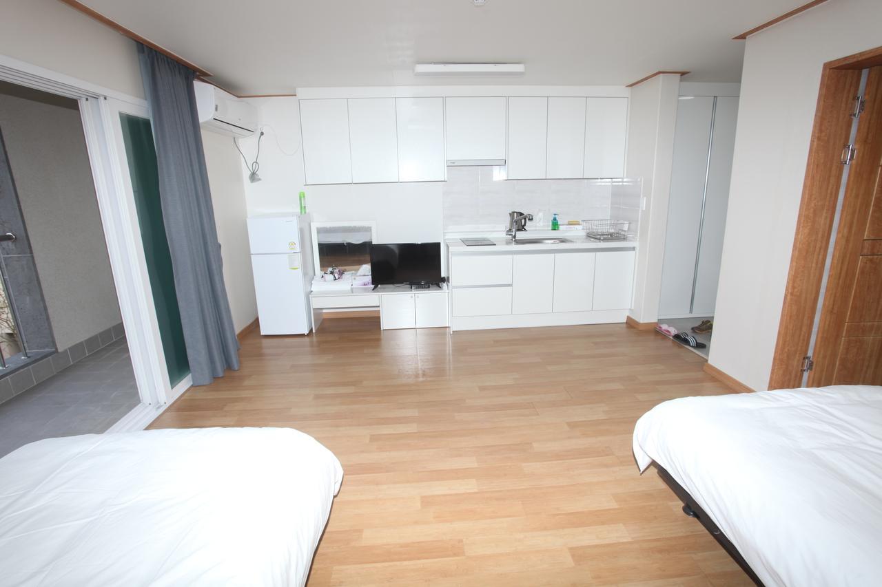 Jeju Youth Hostel Екстер'єр фото