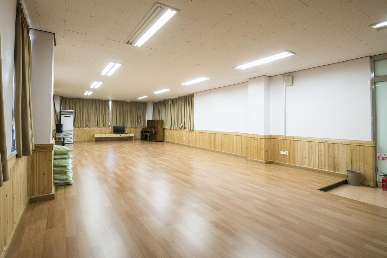Jeju Youth Hostel Екстер'єр фото