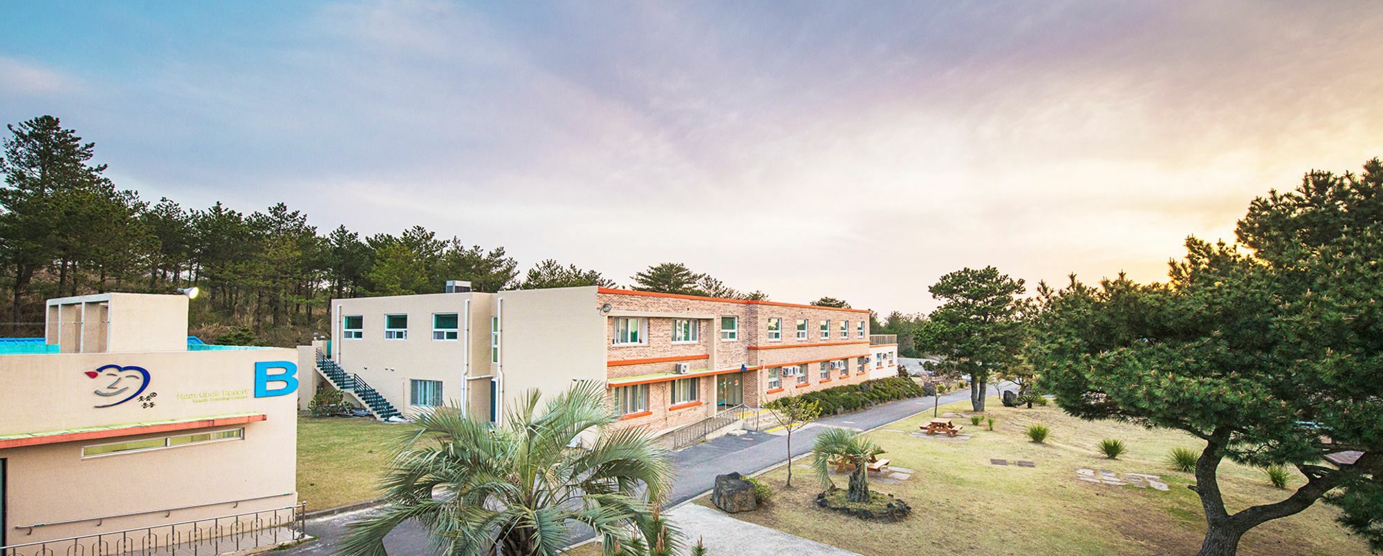 Jeju Youth Hostel Екстер'єр фото